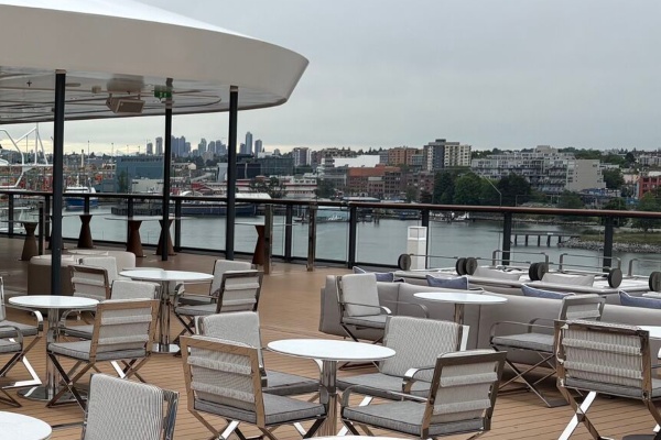 Luminara hace primera visita a Vancouver en camino a Alaska