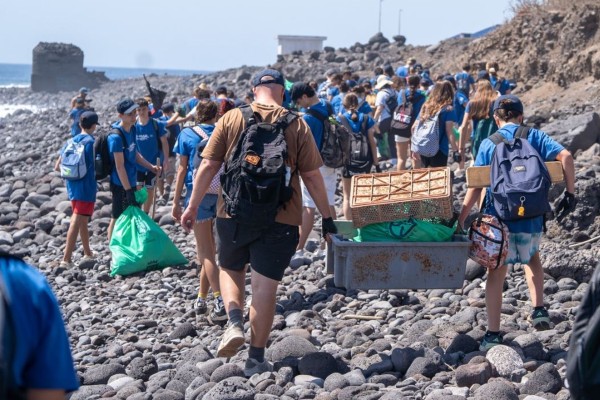 Fred. Olsen Express moviliza a más de 90 voluntarios en acción de limpieza del litoral en Tenerife