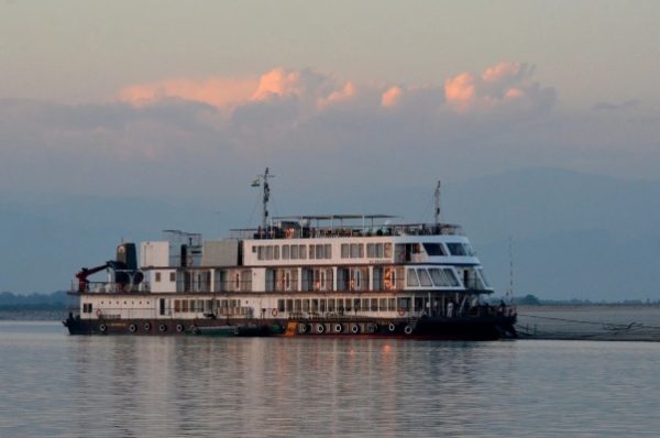 Adventure River Cruises destaca ventajas de hacer turismo rural en India en barcos fluviales