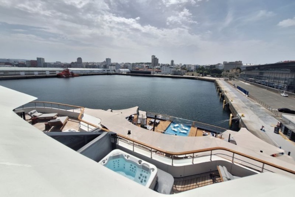 Crucero de The Ritz-Carlton Yacht Collection hace primera visita a La Coruña