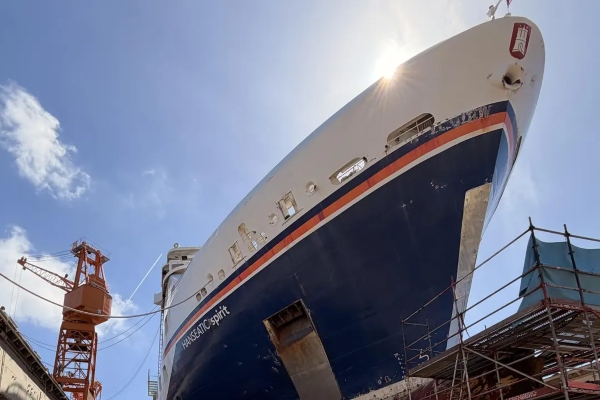 Hanseatic Spirit completa primera estancia mayor en astillero