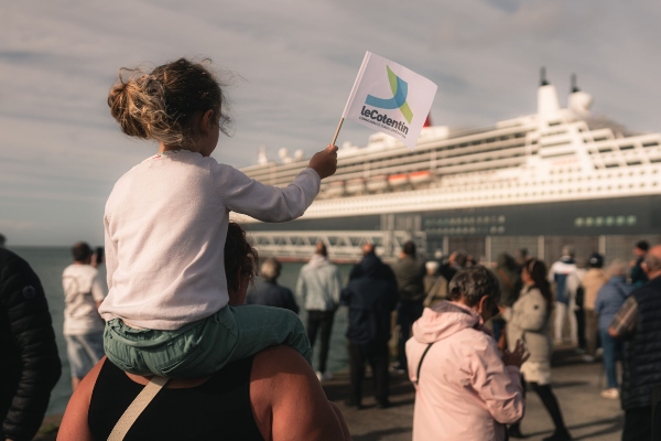 Escalas del Queen Mary 2 en Cherburgo cumplen 22 años