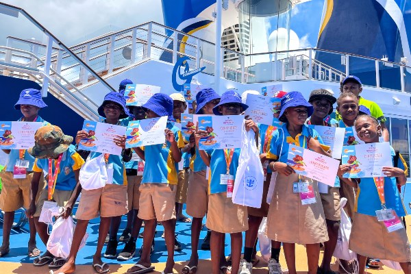 Royal Caribbean Group publica informe que destaca esfuerzos para fortalecer comunidades y destinos