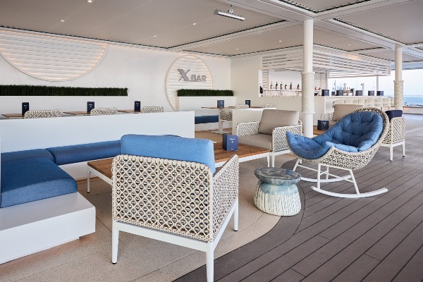 TUI Cruises destaca 17 bares y salones de último barco de la flota