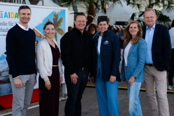 AIDA Cruises celebra 30 años en Rostock-Warnemünde