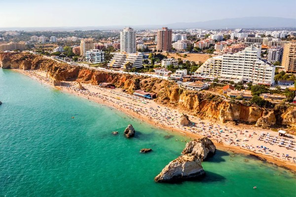 Ambassador Cruise Line aconseja cómo reemplazar viajes cancelados a Medio Oriente