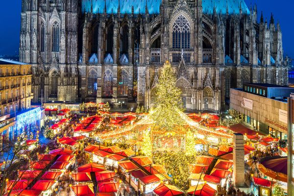 Scenic y Emerald Cruises presentan viajes navideños en Europa para 2026 y 2027