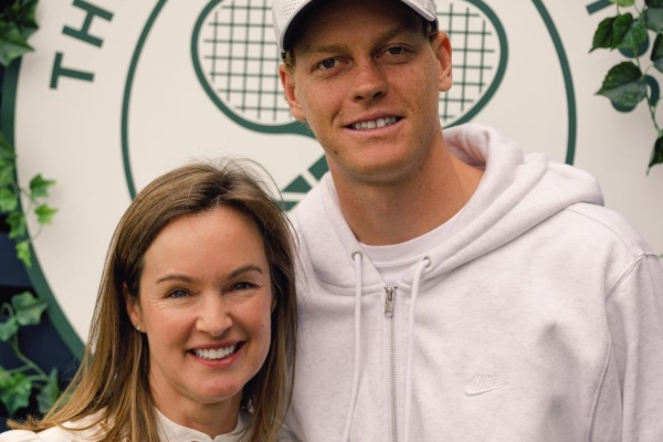 Explora Journeys organiza encuentro de clientes con Jannik Sinner en Wimbledon