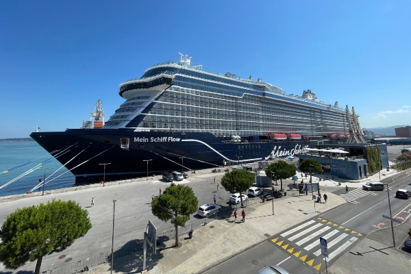 Mein Schiff Flow hace primera visita a Puerto de Koper