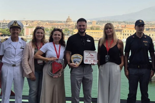 Catania Cruise Port recibe primera escala del Valiant Lady