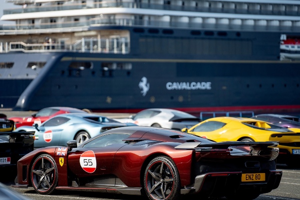 Pasajeros del Explora II protagonizan evento de Ferrari en Zadar