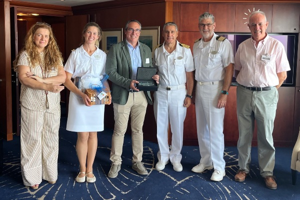 Arribo del Crystal Serenity refuerza plan de PortCastelló de apuntar a cruceros de lujo