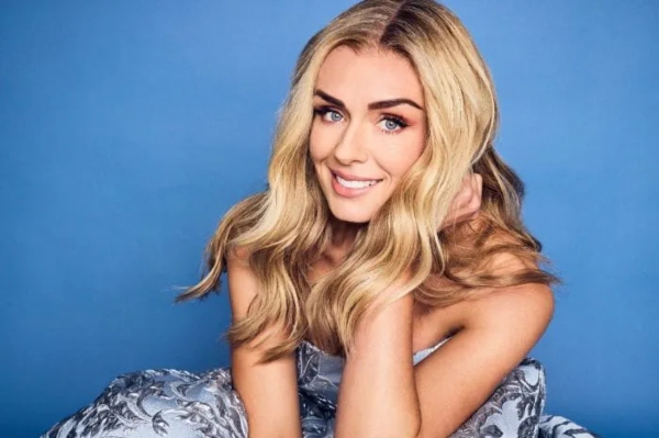 Katherine Jenkins se une a viaje de Saga que visitará fiordos y tres puertos chilenos