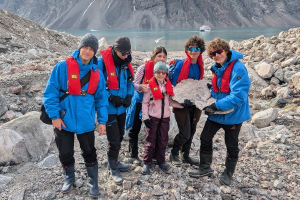 Programa Jóvenes Exploradores de Hapag-Lloyd Cruises permite a niños y adolescentes experimentar la ciencia durante viajes de expedición