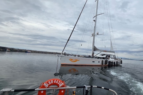 Autoridades detectan nuevo yate ofreciendo turismo de manera ilegal en Magallanes