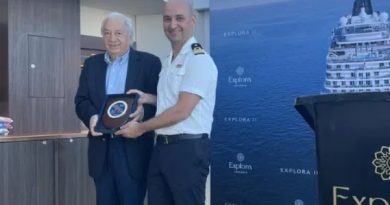 Puerto de Tourlos recibe recalada inaugural del Explora II