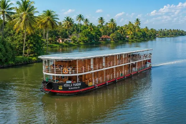 Celebran ceremonia de botadura del RV Kerala Pandaw para servir en India