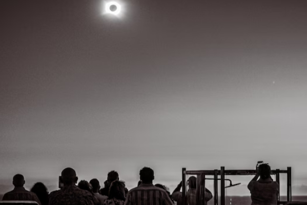 Cunard prepara viajes para ver eclipse solar de 2027