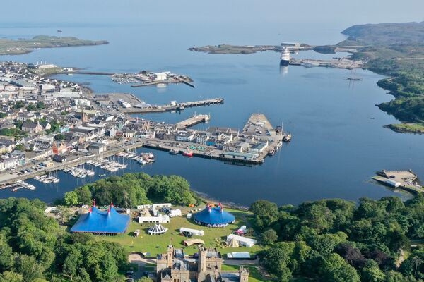 Semana récord de cruceros atrae a más de 10 mil visitantes a Stornoway