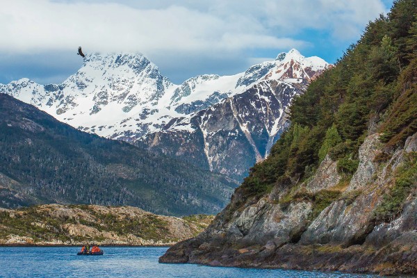 National Geographic-Lindblad Expeditions ofrece créditos aéreos para expediciones seleccionadas de 2027