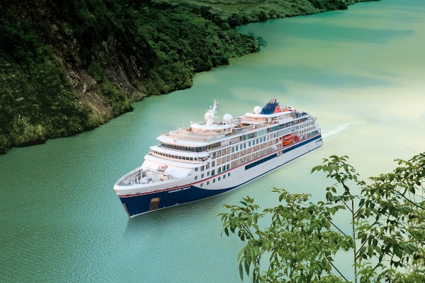 Hapag-Lloyd Cruises ofrece viajes de expedición desde el Ártico hasta la Antártida en 2029