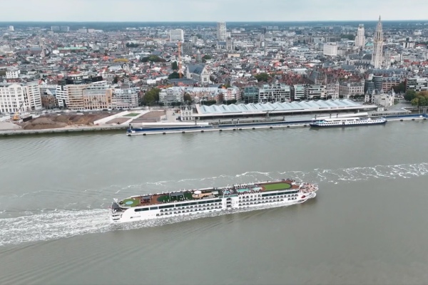A-Rosa Sena es homenajeado como crucero número mil en Puerto de Amberes