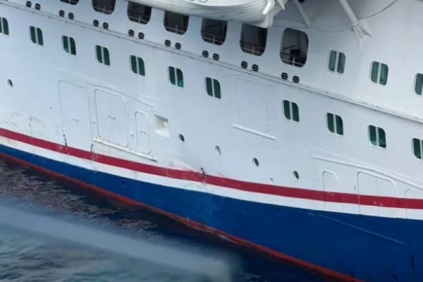 Carnival Breeze sufre daños menores al tocar muelle en Cozumel