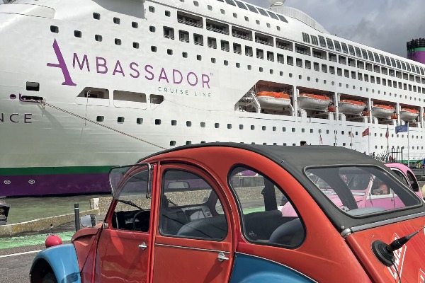 Ambassador Cruise Line realiza viaje de familiarización en Honfleur y Normandía
