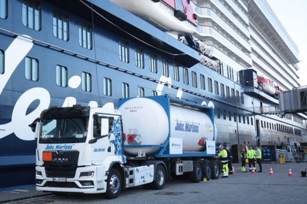 Mein Schiff 7 recibe por primera vez biocombustible en Kiel