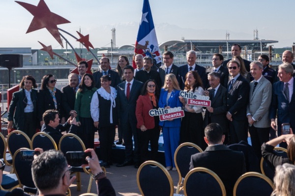 Gobierno lanza campaña "ChileNos Encanta" para convertir a ciudadanos en anfitriones y embajadores del turismo
