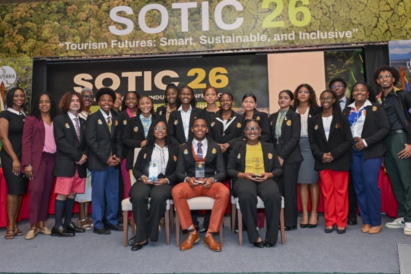 Carnival Corporation apoya a jóvenes líderes del sector turístico en Sotic 2026