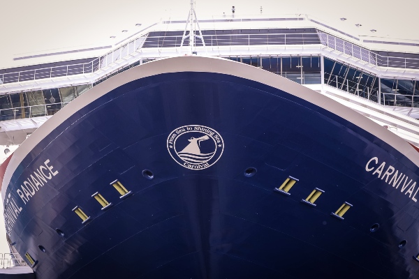 Carnival Radiance zarpa de Long Beach tras nuevas mejoras en dique seco