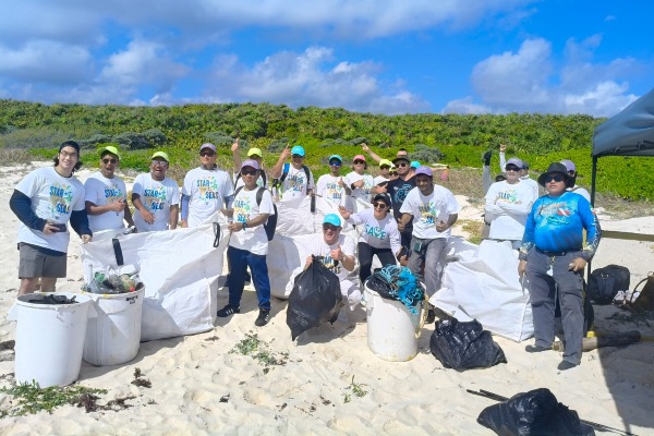 Tripulaciones de Royal Caribbean ponen en práctica protección del medio ambiente en litoral de Cozumel