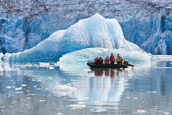 National Geographic-Lindblad Expeditions invita a viaje con legendario montañista Peter Hillary