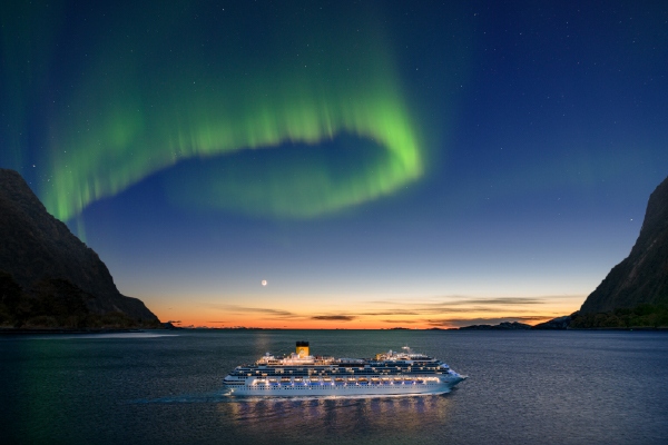 Costa celebra crucero especial del C|Club siguiendo las auroras boreales