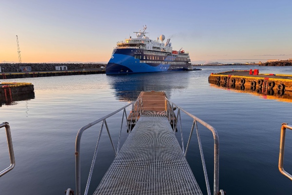 Islandia: Puerto de Keflavik opera primeras escalas con recambio de cruceristas de su historia