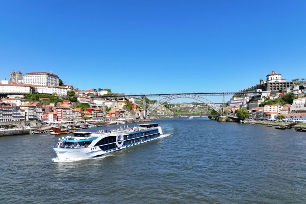 VIVA Cruises presenta temporada fluvial 2028 con 325 travesías en siete barcos
